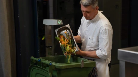 AI-ul a ajuns să stabilească cât de mari sunt porțiile din restaurante. Un start-up elvețian care ajută la reducerea risipei alimentare se extinde și în România