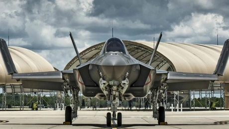 Nicuşor Dan anunţă modernizarea Forţelor Aeriene ca o prioritate strategică pentru România
