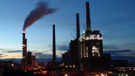 Şefa româncă de la Comisia Europeană spune că Europa se poate decarboniza fără să-şi închidă fabricile - Declaraţiile Roxanei Mânzatu despre revizuirea sistemului european de comercializare a certificatelor de emisii (EU ETS)