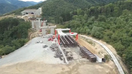 VIDEO Autostrada A1 Sibiu - Pitești: a început lansarea tablierului metalic pe cel mai înalt viaduct din secțiunea 2