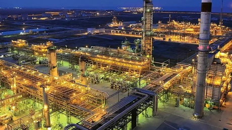 Atac cu dronă asupra unei uriașe rafinării Aramco. Tensiuni majore pe piața petrolului după izbucnirea unui incendiu la zori