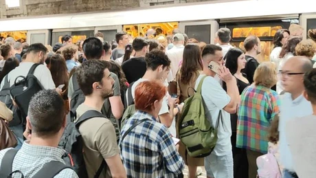 De ce s-au scos din circulație 7 trenuri de metrou de pe magistrala M2 exact când a început școala și bucureștenii merg înghesuiți ca sardelele