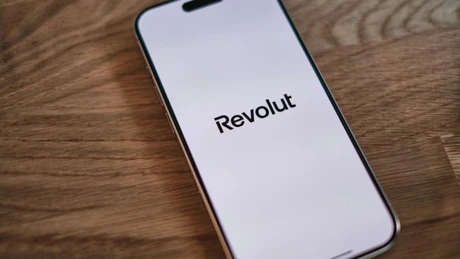 FOTO Anunț important de la Revolut. Apare o funcție în premieră. Ce poate face și cum poți folosi asistentul personal
