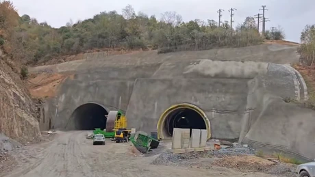 FOTO Autostrada A1 Sibiu - Pitești: Ce progrese au mai făcut turcii de la Mapa - Cengiz la tunelurile Balota și Robești