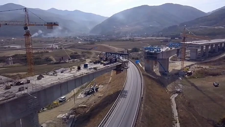 VIDEO Autostrada Sibiu - Pitești: Turcii de la Mapa - Cengiz au început lucrările la pasajul peste breteaua de descărcare din A1 în DN7