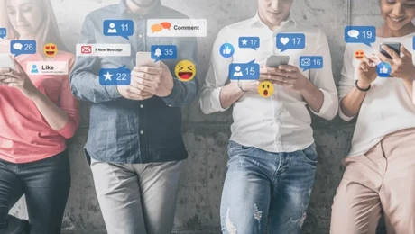 Câți români folosesc Facebook, Instagram, YouTube, TikTok și LinkedIn. Numai în ultimii doi ani au fost create 1,3 milioane de conturi