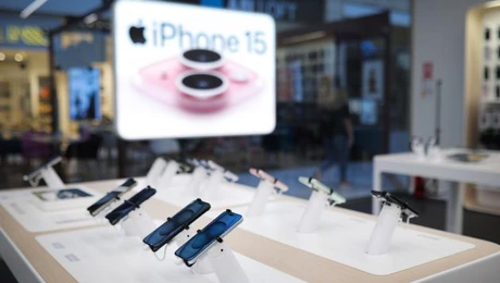 Apple reduce preţurile la telefoanele iPhone vândute în China