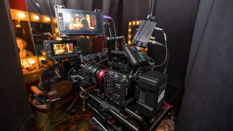 Canon prezintă camera cinematografică EOS C400 cu montură RF şi un obiectiv Cine Servo proiectat pentru noi niveluri de versatilitate