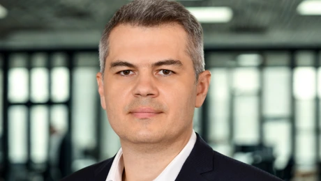 Dobânzile mai mari din SUA nu înseamnă automat scăderi pe bursă. Ce trebuie să urmărească investitorii români care investesc pe Wall Street – Analiză Investimental 