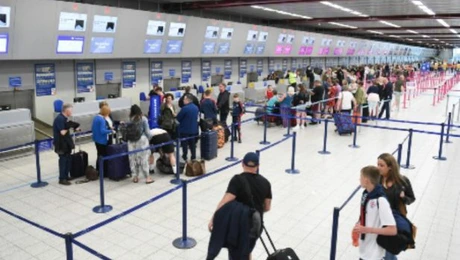 DNSC: Conectarea la reţele Wi-Fi gratuite din aeroporturi, hoteluri și cafenele poate expune datele personale şi financiare unor riscuri semnificative