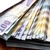 Ce s-a întâmplat cu salariile în august. Unde au fost creşteri şi în ce sectoare au scăzut – date oficiale