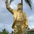 O statuie aurită a lui Trump a fost dezvelită la clobul său e Golf din Florida. „Este o amintire a mâinii lui Dumnezeu şi a protecţiei sale asupra vieţii preşedintelui Trump”