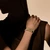 Brățara care poate spune familiei unde ești și dacă ai nevoie de ajutor, fără telefon. Noul proiect al fondatorilor Fitbit are și o legătură cu România