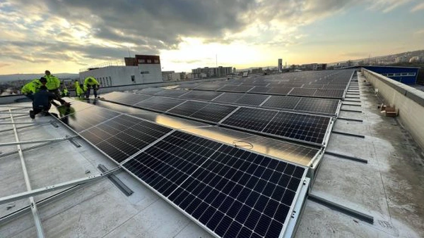 Producătorul de baterii ROMBAT a primit autorizația finală de la ANRE pentru centrala fotovoltaică de 4,2 MW de la Bistrița