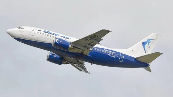 FOTO Imagini dezolante. Se vând cinci carcase ale avioanelor Blue Air, cu prețuri de la 10.000 de euro