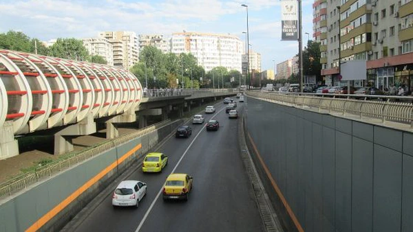 Administraţia Străzilor Bucureşti a scos la licitație trei contracte de lucrări pentru consolidarea pasajelor Obor și Lujerului și a Podului Băneasa