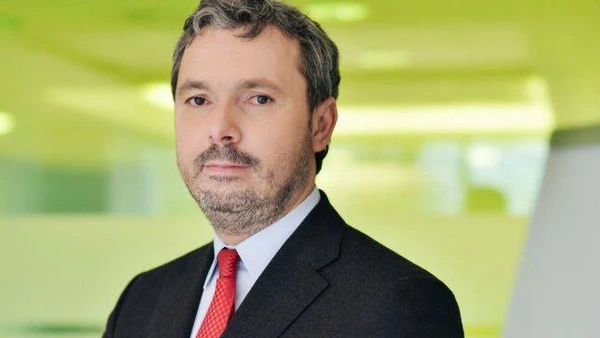 Revoltă împotriva comportamentului austriecilor: Răzvan Nicolescu, fost ministru și membru în Consiliul de Supraveghere (CS) al Petrom, cere plecarea șefului OMV, Alfred Stern, din fruntea CS al Petrom. Ce acuzații a adus