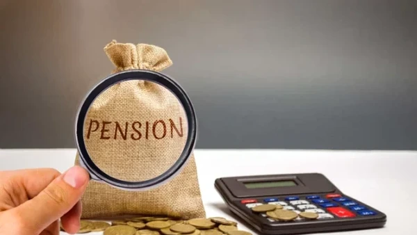 Guvernul Bolojan vine cu vești proaste pentru 8,3 milioane de viitori pensionari. Impozitul se dublează, în ciuda unei decizii a Curții Constituționale-DOCUMENT