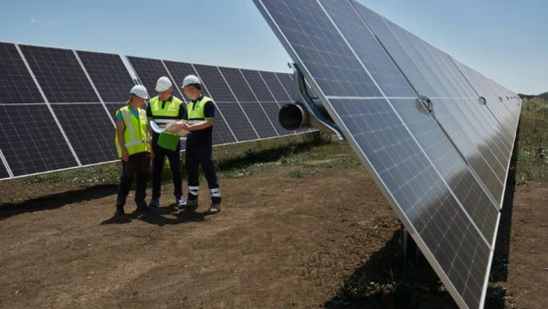 Cel mai bogat ucrainean poate vinde energie electrică produsă lângă București. Parcul fotovoltaic Văcărești a primit oficial licența, este printre cele mai mari din țară
