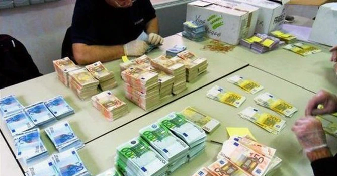 Taxele vamale şi conflictele militare au afectat activitatea economică din zona euro (S&P Global)