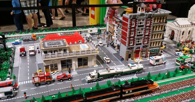 Grupul LEGO a înregistrat venituri de aproximativ 3,6 miliarde de euro în primele șase luni din an, în creștere cu 17%