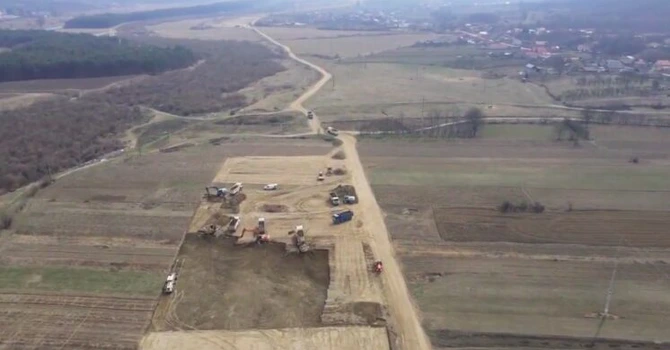 Grindeanu: La mai bine de 15 ani de la intrarea în UE, să se înceapă efectiv prima autostradă care traversează Carpaţii e o ruşine pentru statul român