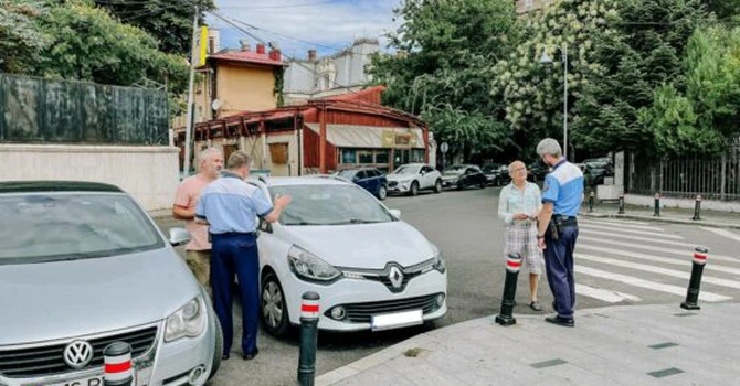 Începând de astăzi șoferii riscă amenzi și blocarea vehiculelor dacă nu respectă regulamentul de parcare în București