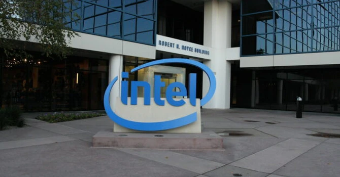 Acțiunile Intel au scăzut cu 10%, în urma raportării unor rezultatelor financiare dezamăgitoare