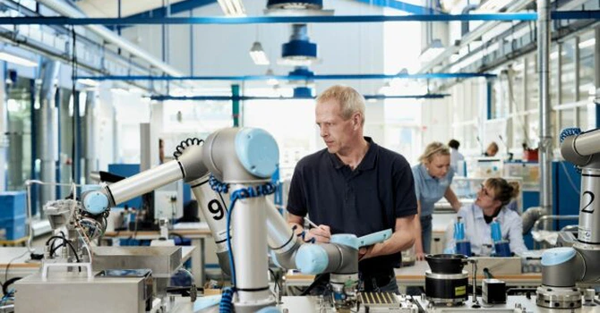 Cum va arăta domeniul automatizării în 2023? Cinci tendințe pentru piața de roboți