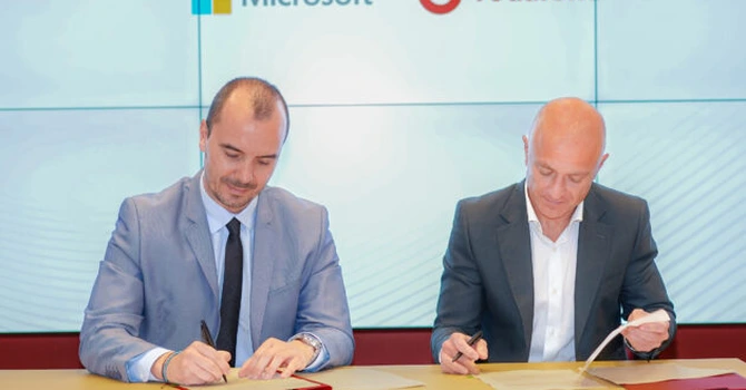 Vodafone şi Microsoft îşi unesc forțele pentru a accelera digitalizarea sectoarelor public şi privat din România