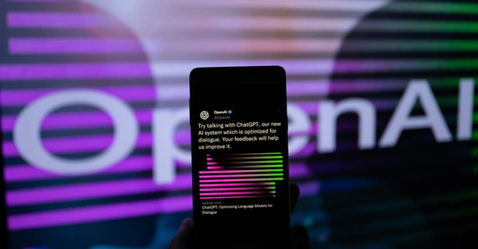 OpenAI a dezactivat pentru câteva ore accesul la ChatGPT, după ce un bug a expus datele mai multor utilizatori