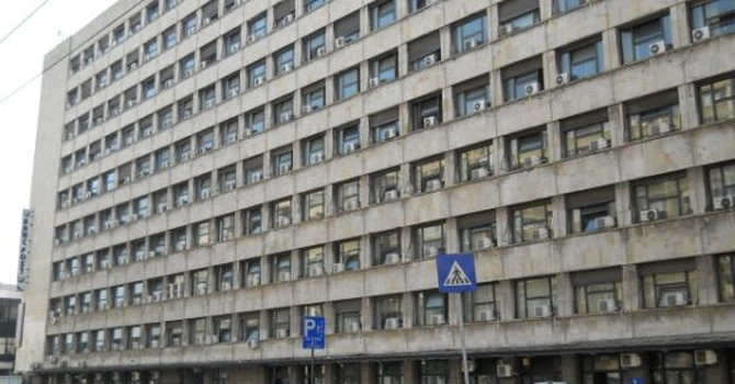Protest al angajaţilor CFR la Ministerul Transporturilor