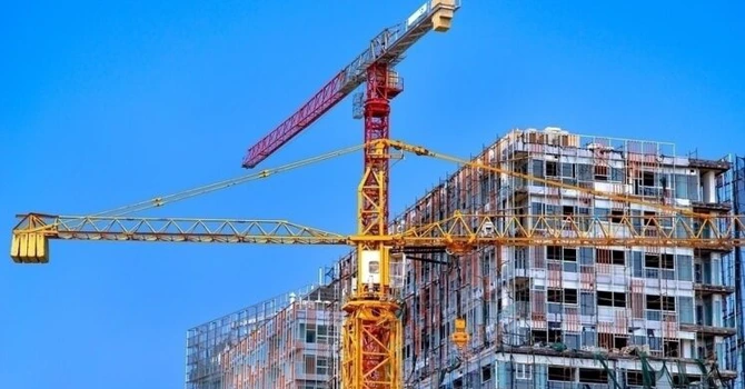 Numărul autorizaţiilor de construcţie pentru clădiri rezidenţiale a scăzut cu 26,1% în primele 4 luni din 2023 – date INS