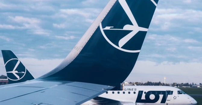 Ofertele LOT Polish Airlines au fost integrate în platforma online de turism eSky Group