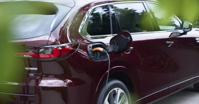 Mazda se așteaptă să investească 10 miliarde de dolari până în 2030. Compania vrea să pună pe piață în 2027 un model electric produs într-o fabrică de mașini clasice