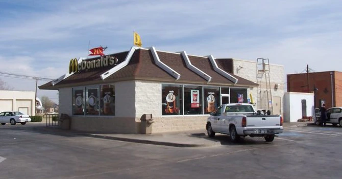 McDonald’s vrea să introducă meniul de cinci dolari în restaurantele sale din SUA, pentru a-i recâștiga pe clienții cu venituri mici