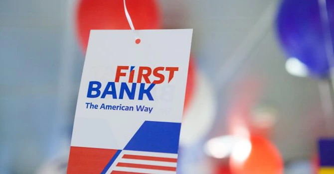 Consiliul Concurenţei a autorizat preluarea First Bank de către Intesa Sanpaolo Bank