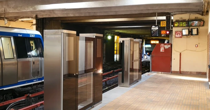Porți de protecție la metrou: Ce se mai întâmplă cu proiectul – pilot din stația Berceni