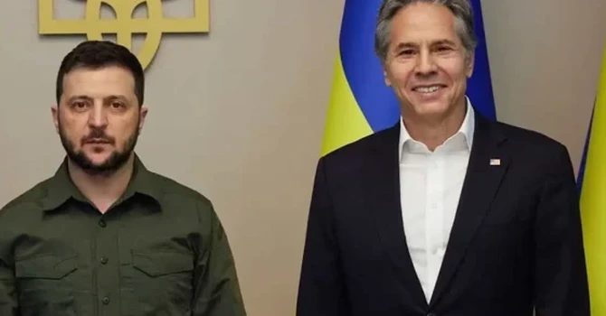 Blinken efectuează o vizită surpriză în Ucraina pentru a da asigurări despre ajutorul american