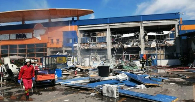 Update: Explozie la un magazin Dedeman din Botoşani. 15 răniţi, două persoane sunt în stare critică – VIDEO