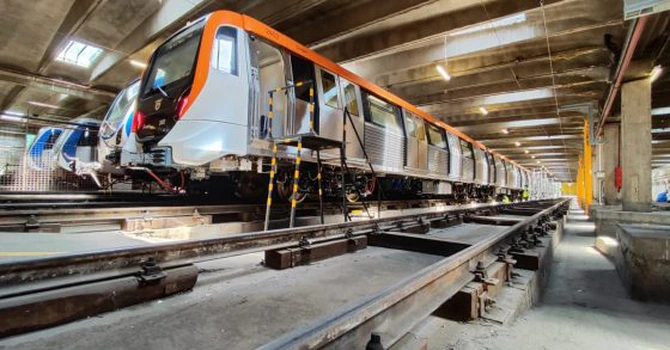 Metrorex: Al doilea tren Metropolis a sosit azi-noapte la Depoul Berceni