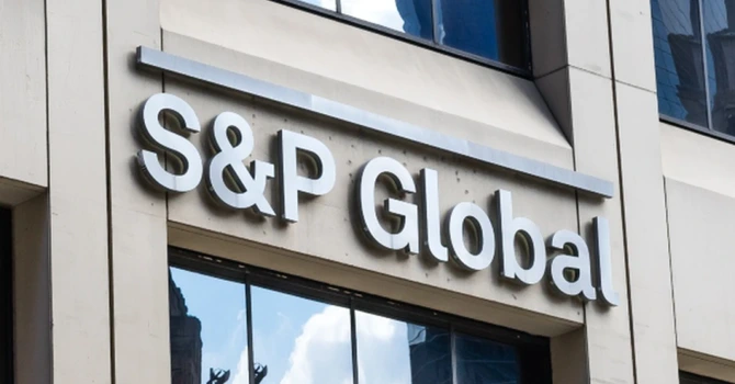 Agenția de rating S&P Global transmite un avertisment cu privire la datoriile Statelor Unite, Franței și Ialiei