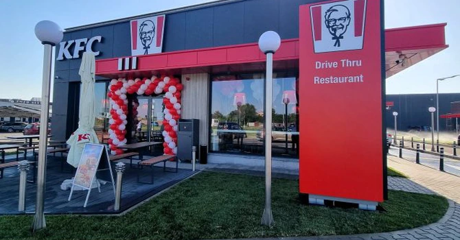Început de an mai greu pentru Sphera Franchise Group, deținătorul brandurilor KFC, Pizza Hut și Taco Bell în România. Profitul companiei a scăzut cu peste 63% în primul trimestru din 2025