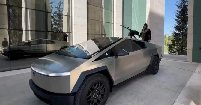 Unul dintre fondatorii originali ai Tesla nu e fan al proiectului Cybertruck, pe care îl compară cu un tomberon