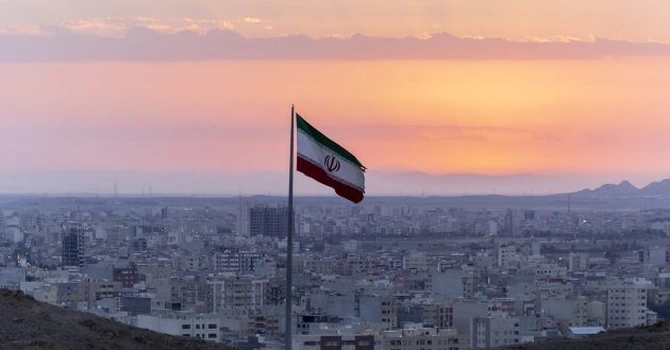 Mai aproape de un nou acord Iran-SUA? Autoritățile de la Teheran „deschid porţile” pentru investițiile americane, inclusiv în sectorul petrolului şi gazelor, dacă americanii ridică sancţiunile