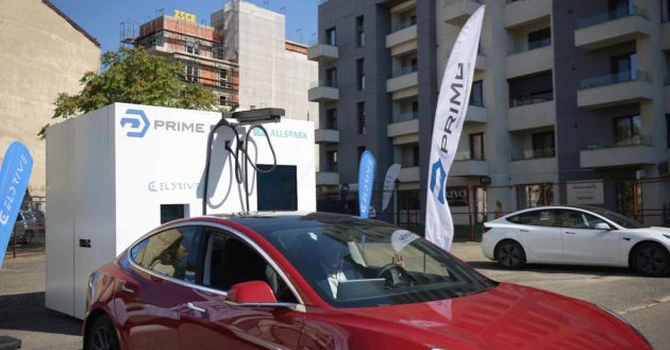 Probleme pentru producătorii de mașini electrice din cauza unui deficit de magneți din pământuri rare chinezești