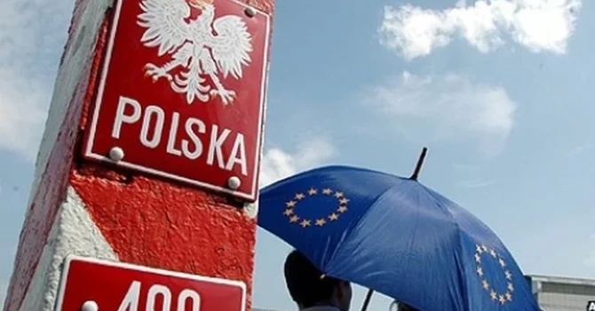 Polonia cere încetarea plăţii de alocaţii sociale bărbaţilor ucraineni din Europa