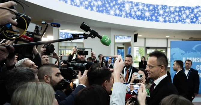 Planul Comisiei Europene de interzicere a importurilor de petrol și gaze naturale din Rusia merge mai departe, în ciuda opoziției îndârjite a Slovaciei și Ungariei