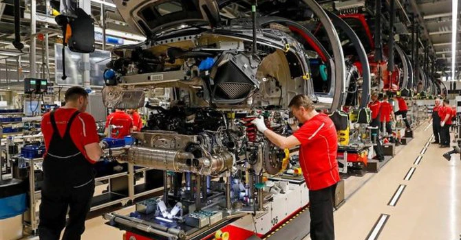 Porsche nu plănuiește să-și mute nicio parte a procesului de producție în SUA
