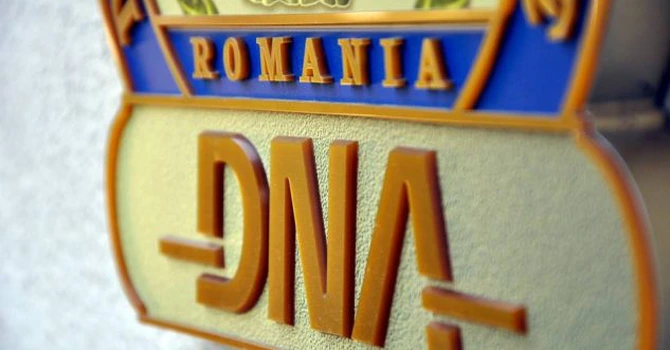 Medicul neurochirurg Radu-Mircea Gorgan de la spitalul „Bagdasar-Arseni” din București, acuzat de luare de mită în valoare de peste 25.000 de euro, pus sub control judiciar de DNA